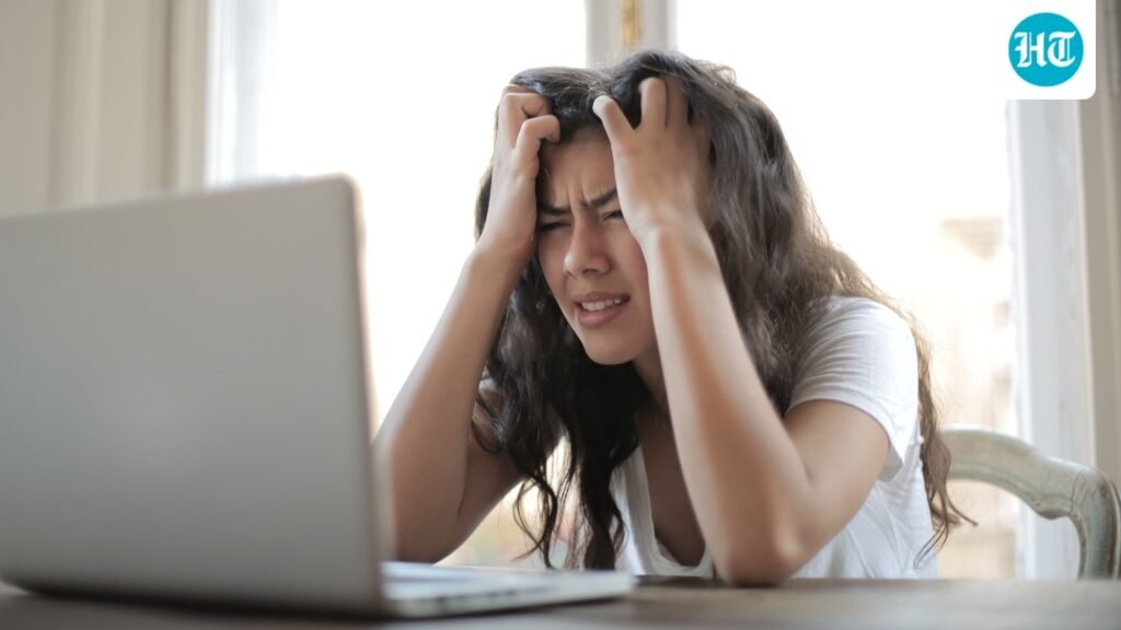 Link between stress and oral health: Dr Jaineel Parekh explains the effects of anxiety, teeth grinding and poor sleep Link between stress and oral health: Dr Jaineel Parekh explains the effects of anxiety, teeth grinding and poor sleep