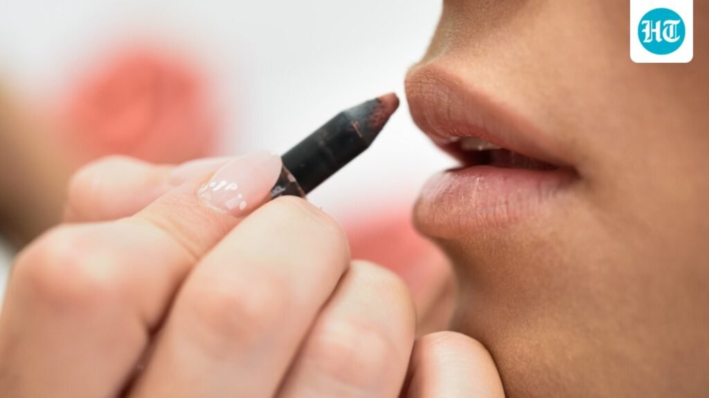 Lip Liner Guide: Why do we keep asking you not to mis it, and how to use it Lip Liner Guide: Why do we keep asking you not to mis it, and how to use it
