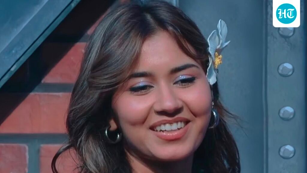 Lock Upp’s Akanksha Chaudhary reveals she spent ₹60,000 on cheek fat reduction for a chiselled face before Miss Universe Lock Upp’s Akanksha Chaudhary reveals she spent ₹60,000 on cheek fat reduction for a chiselled face before Miss Universe