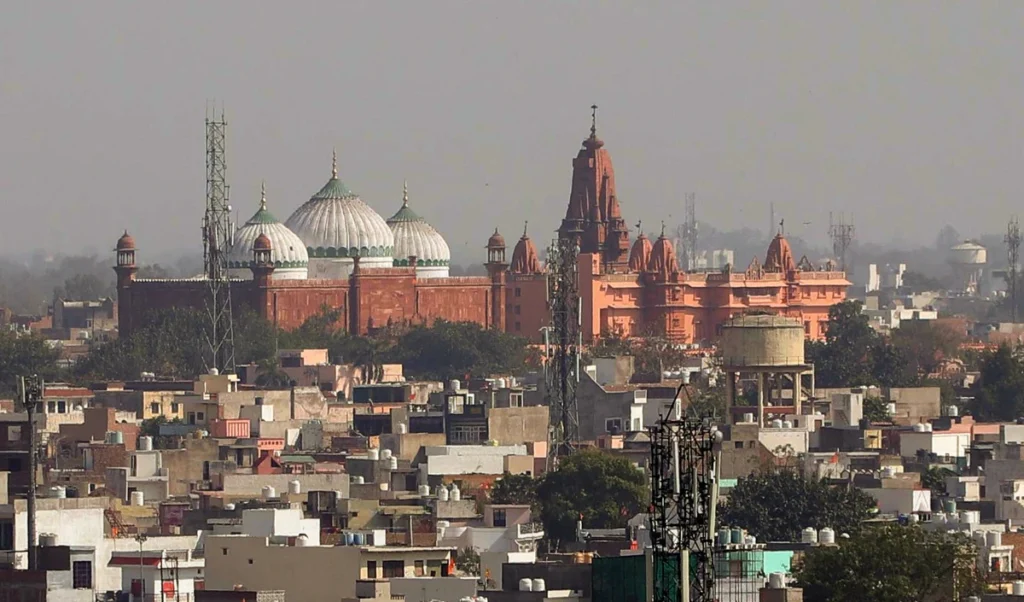 Mathura Dispute: श्रीकृष्ण जन्मभूमि-ईदगाह विवाद में Mediation बेनतीजा, 18 August को फिर होगी अहम चर्चा Mathura Dispute: श्रीकृष्ण जन्मभूमि-ईदगाह विवाद में Mediation बेनतीजा, 18 August को फिर होगी अहम चर्चा