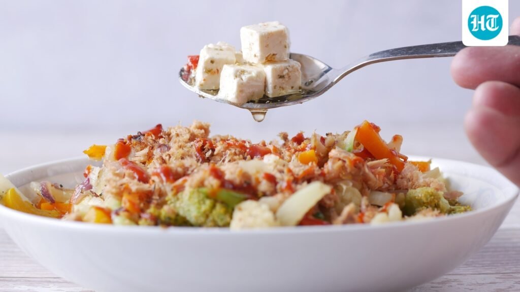 Meet your new favourite dinner: Try this nutritionist-approved tofu crumble protein bowl served with rice and veggies