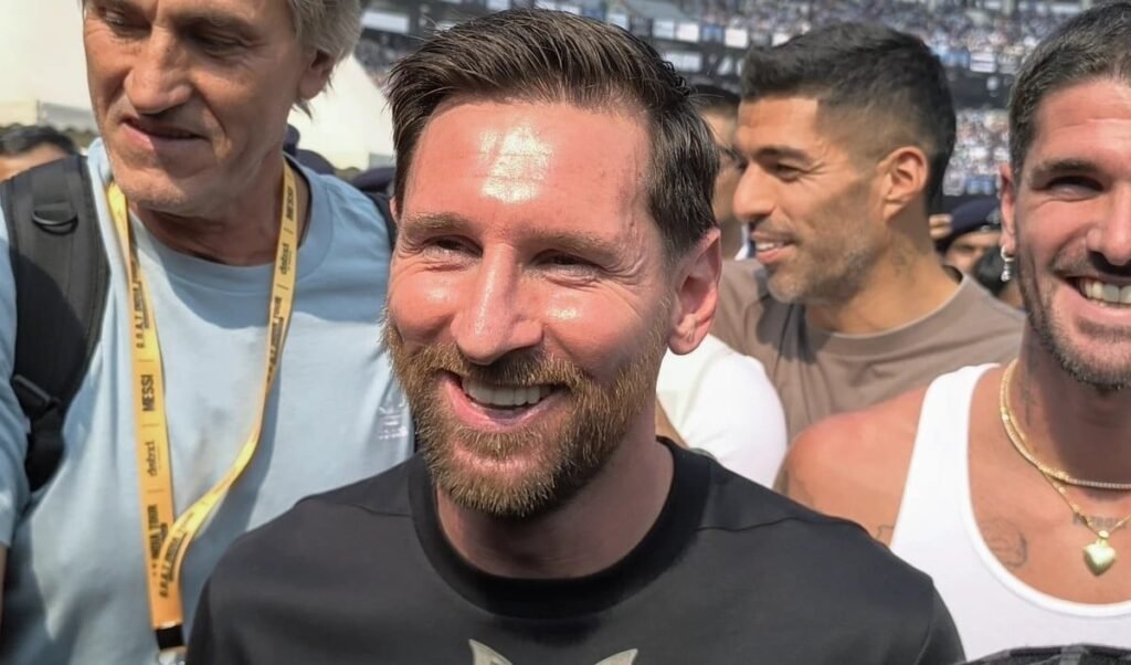 Messi Event Refund: Suvendu Adhikari ने 33 हजार दर्शकों के पैसे लौटाने और 100 नए Indoor Stadium बनाने का किया बड़ा ऐलान Messi Event Refund: Suvendu Adhikari ने 33 हजार दर्शकों के पैसे लौटाने और 100 नए Indoor Stadium बनाने का किया बड़ा ऐलान