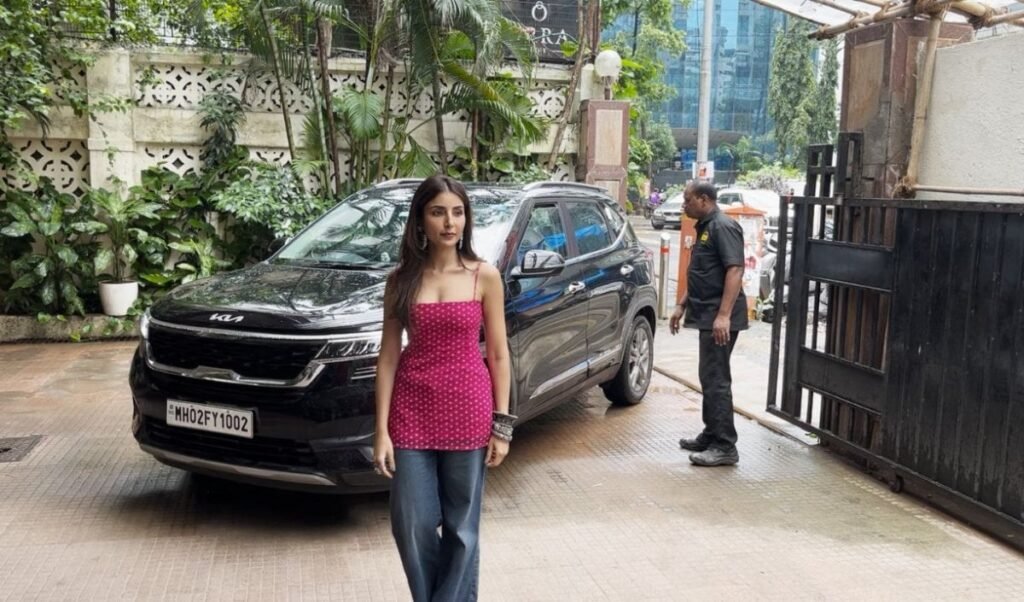 Mumbai में स्टाइलिश लुक में दिखीं Harshita Gaur, जल्द Mirzapur The Movie में आएंगी नजर Mumbai में स्टाइलिश लुक में दिखीं Harshita Gaur, जल्द Mirzapur The Movie में आएंगी नजर
