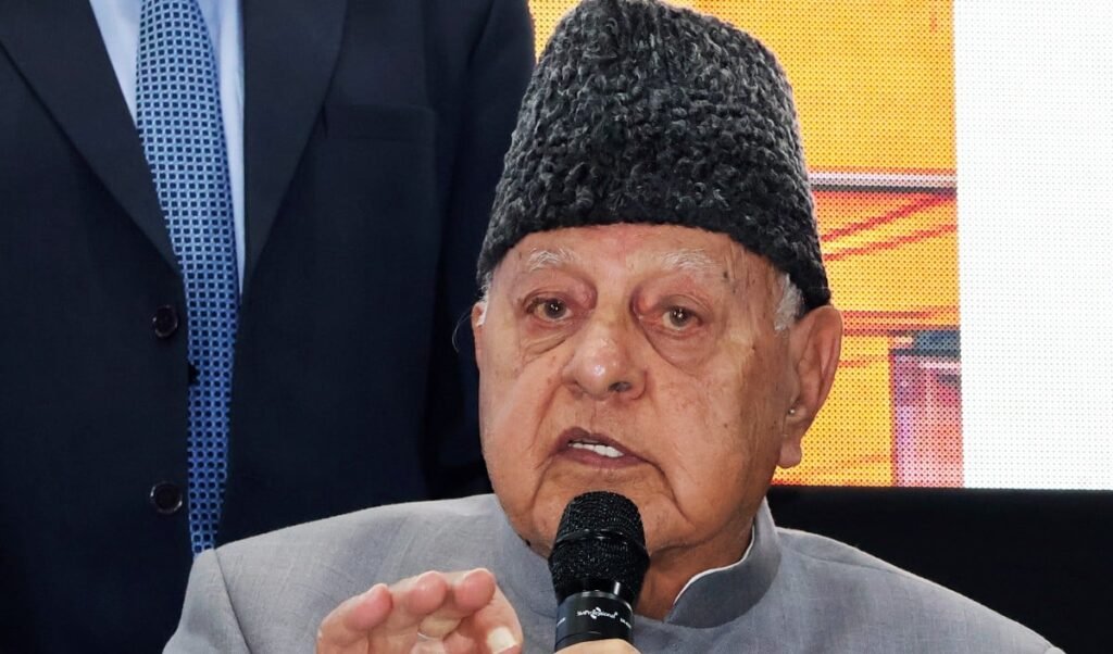 NC में बगावत? Farooq Abdullah ने Ruhullah Mehdi को दी खुली चुनौती, कहा – इस्तीफ़ा दो, नया जनादेश लो!