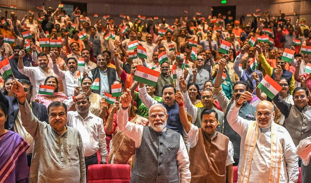 NDA के Mangal Milan में छाया तिरंगा, संसद परिसर में छिड़ा संग्राम, NDA Vs INDI के बीच जबरदस्त तकरार