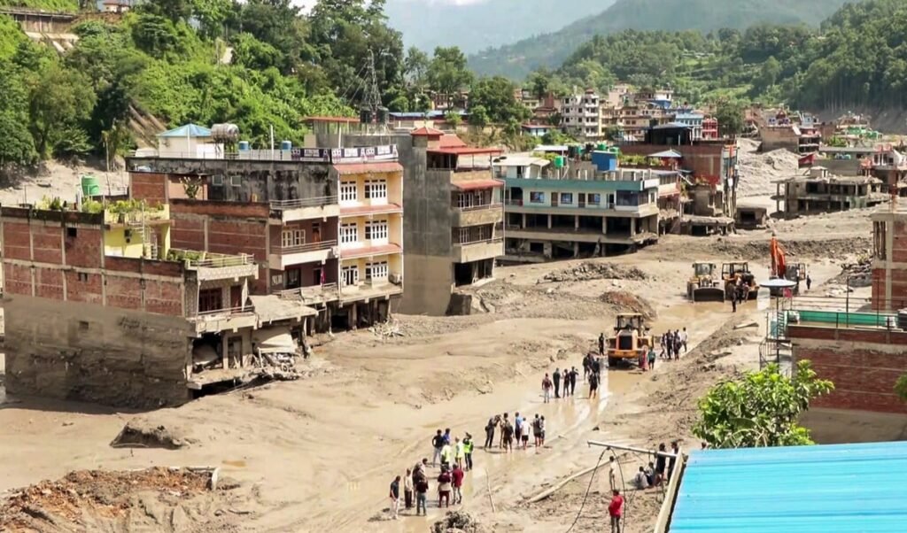 Nepal Flood Death Toll | नेपाल में कुदरत का महाविनाश! ग्लेशियर टूटने से आई बाढ़ में 903 की मौत, 4,200 लापता, टनल में फंसे सैकड़ों लोग