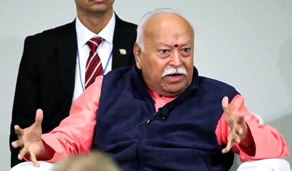 New York में Mohan Bhagwat ने धर्म और मानवता पर दिया संदेश, बोले- धर्म अलग हो सकते हैं लेकिन इंसानियत एक है New York में Mohan Bhagwat ने धर्म और मानवता पर दिया संदेश, बोले- धर्म अलग हो सकते हैं लेकिन इंसानियत एक है