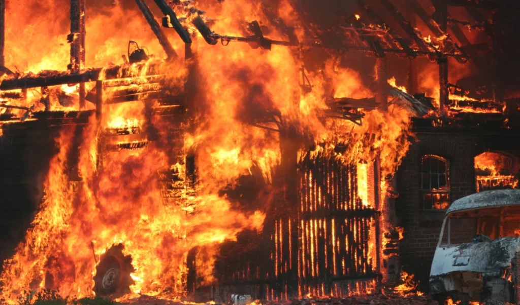Noida Ecotech-3 Fire Accident | नोएडा में इलेक्ट्रॉनिक चिप बनाने वाली इकाई में आग, मलबा गिरने से दो दमकलकर्मियों की मौत Noida Ecotech-3 Fire Accident | नोएडा में इलेक्ट्रॉनिक चिप बनाने वाली इकाई में आग, मलबा गिरने से दो दमकलकर्मियों की मौत