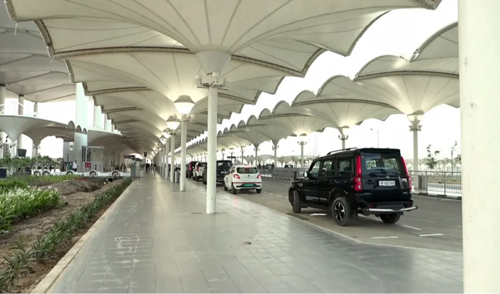 Noida International Airport परिसर में जलभराव पर प्रबंधन की सफाई, 30 मिनट में स्थिति सामान्य