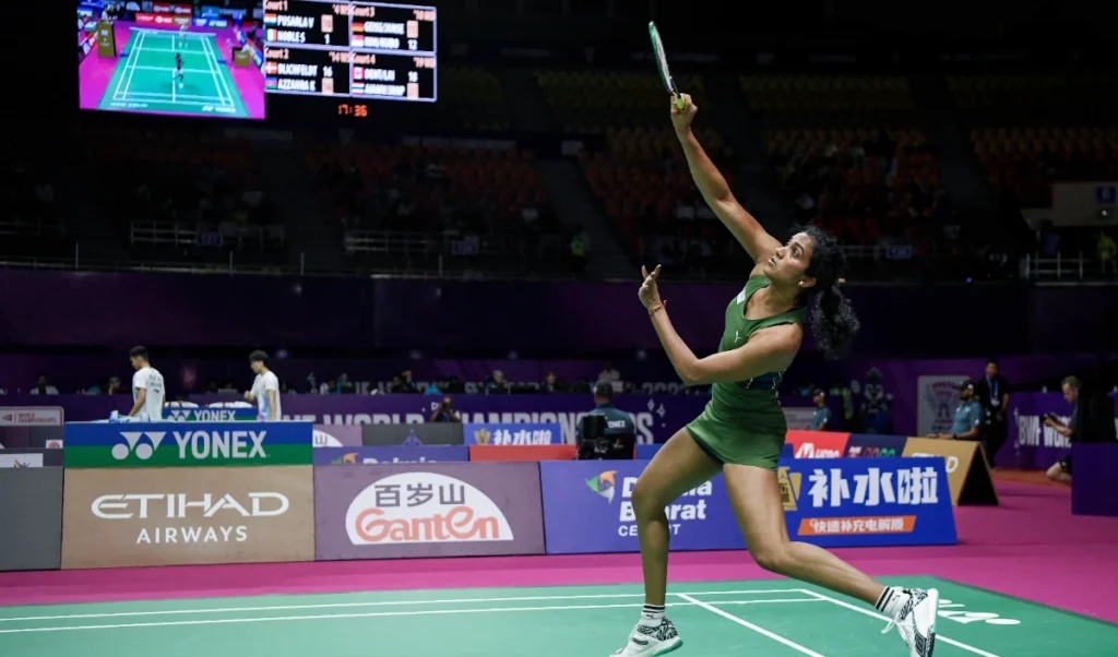 PV Sindhu ने BWF World Championships में किया धमाकेदार आगाज, पहले राउंड में दर्ज की शानदार जीत PV Sindhu ने BWF World Championships में किया धमाकेदार आगाज, पहले राउंड में दर्ज की शानदार जीत