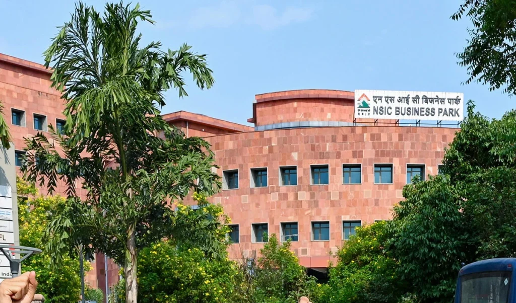 Prabhasakshi NewsRoom: AI से तैयार हुआ UGC-NET प्रश्नपत्र ! गलत सवाल और 67 रिपीटेड प्रश्न पूछे गये, सामने आई NTA की बड़ी चूक!