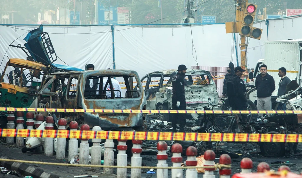 Prabhasakshi NewsRoom: Red Fort Car Blast पर UNSC रिपोर्ट ने किया बड़ा खुलासा, धमाके के तार Al Qaeda in the Indian Subcontinent से जोड़े Prabhasakshi NewsRoom: Red Fort Car Blast पर UNSC रिपोर्ट ने किया बड़ा खुलासा, धमाके के तार Al Qaeda in the Indian Subcontinent से जोड़े