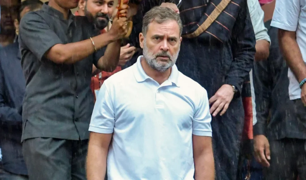 Prayagraj के छात्र से बातचीत का हवाला देकर Rahul Gandhi ने देश के युवाओं की बेबसी पर जताया दुख