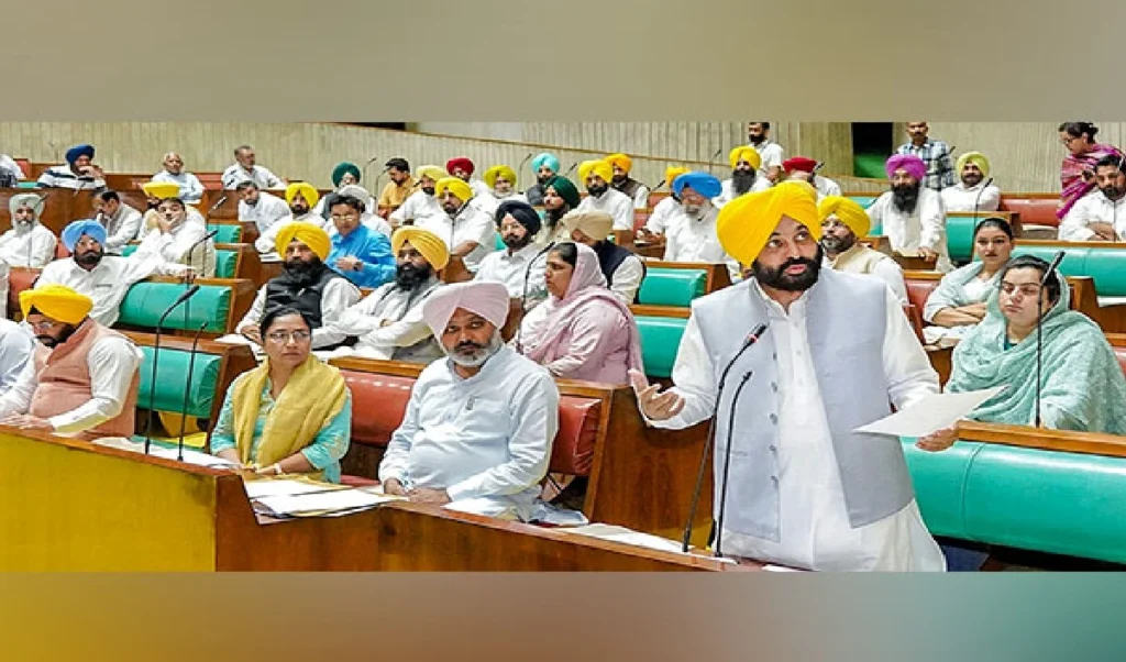 Punjab Assembly का बड़ा फैसला: Private Schools की मनमानी पर लगाम, अब 5% से ज्यादा नहीं बढ़ेगी Fees Punjab Assembly का बड़ा फैसला: Private Schools की मनमानी पर लगाम, अब 5% से ज्यादा नहीं बढ़ेगी Fees