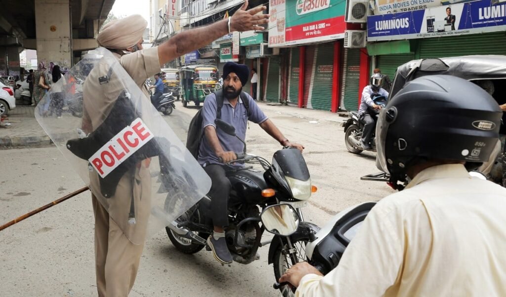 Punjab Bandh | हाईवे जाम, ट्रेनें प्रभावित होने की आशंका! सिख कैदियों के मुद्दे पर सुबह 7 से दोपहर 2 बजे तक पंजाब बंद Punjab Bandh | हाईवे जाम, ट्रेनें प्रभावित होने की आशंका! सिख कैदियों के मुद्दे पर सुबह 7 से दोपहर 2 बजे तक पंजाब बंद