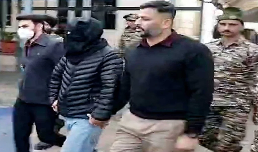 Red Fort Blast Case के आरोपी Jasir Bilal Wani की याचिका खारिज, Delhi High Court ने डिफ़ॉल्ट ज़मानत से किया इनकार Red Fort Blast Case के आरोपी Jasir Bilal Wani की याचिका खारिज, Delhi High Court ने डिफ़ॉल्ट ज़मानत से किया इनकार