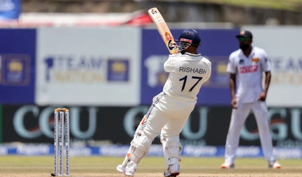 Rishabh Pant ने Test Cricket में रचा इतिहास, 100 Sixes लगाने वाले पहले भारतीय बने Rishabh Pant ने Test Cricket में रचा इतिहास, 100 Sixes लगाने वाले पहले भारतीय बने