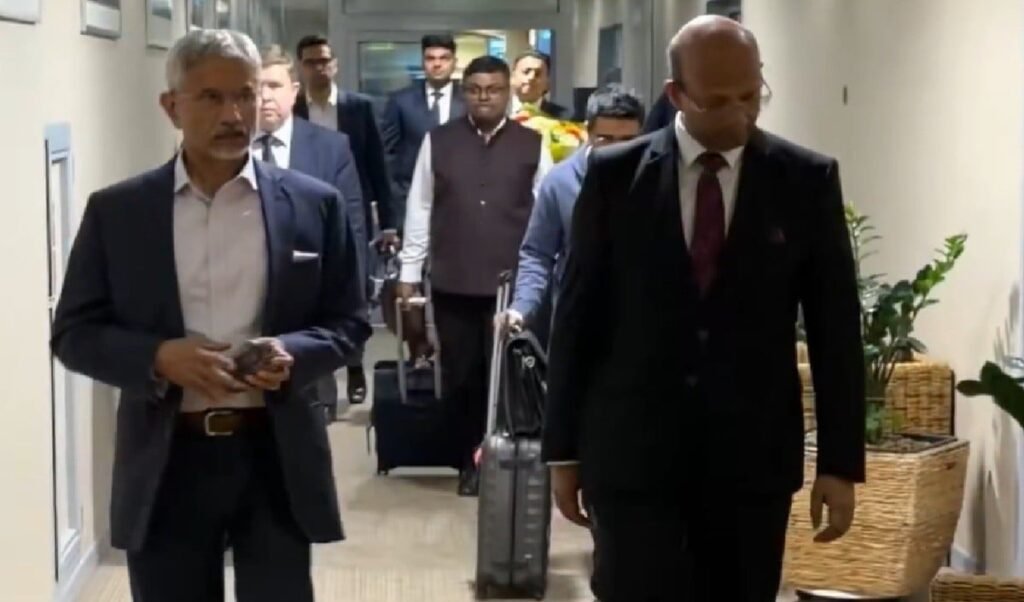 Russia के सबसे अजीब इलाके को बचाएगा भारत, पुतिन-जयशंकर की मुलाकात पर बड़ा खुलासा! Russia के सबसे अजीब इलाके को बचाएगा भारत, पुतिन-जयशंकर की मुलाकात पर बड़ा खुलासा!