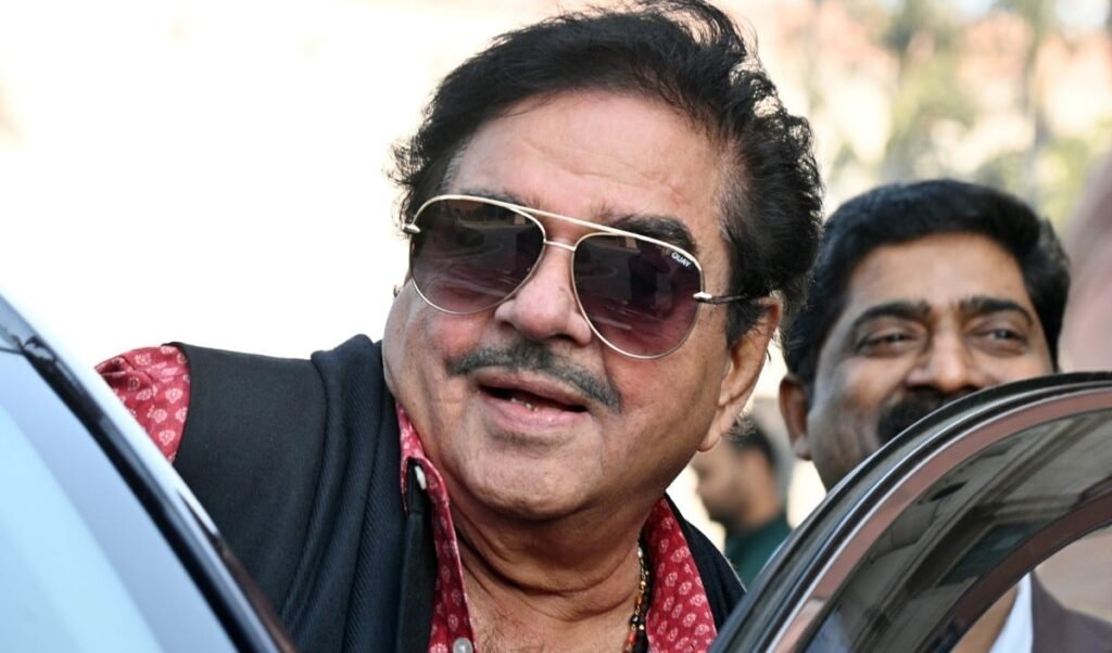 Shatrughan Sinha ने बागी MPs को घेरा, Lok Sabha स्पीकर के नोटिस का किया समर्थन: ‘जवाब देना होगा’ Shatrughan Sinha ने बागी MPs को घेरा, Lok Sabha स्पीकर के नोटिस का किया समर्थन: ‘जवाब देना होगा’