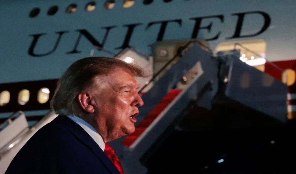 Strait of Hormuz पर Donald Trump का बड़ा दावा, बोले- 'हमारा पूरा नियंत्रण', Iran को दी कड़ी चेतावनी Strait of Hormuz पर Donald Trump का बड़ा दावा, बोले- 'हमारा पूरा नियंत्रण', Iran को दी कड़ी चेतावनी