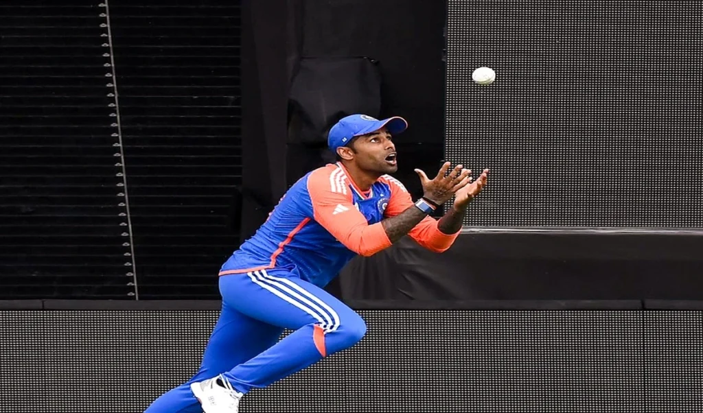 T20WC में Suryakumar के कैच पर T. Dilip: वह एक असाधारण मैच जिताऊ कैच था! T20WC में Suryakumar के कैच पर T. Dilip: वह एक असाधारण मैच जिताऊ कैच था!
