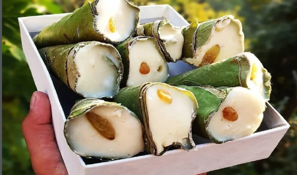 Traditional Dessert: मालू के पत्तों में लिपटी Singodi के आगे हर मिठाई है फेल, ये है Authentic Recipe Traditional Dessert: मालू के पत्तों में लिपटी Singodi के आगे हर मिठाई है फेल, ये है Authentic Recipe