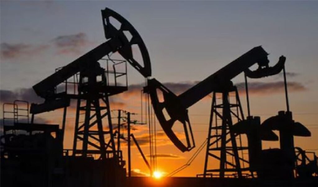 Trump की 'ऐतिहासिक' Venezuela Oil Deal, 65 अरब बैरल तेल पर US के नियंत्रण के क्या हैं मायने? Trump की 'ऐतिहासिक' Venezuela Oil Deal, 65 अरब बैरल तेल पर US के नियंत्रण के क्या हैं मायने?