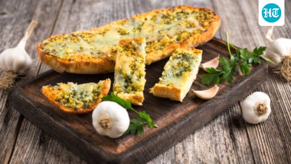 Try This Healthy Garlic Bread Recipe For Rainy Day Cravings That Pairs Perfectly With Soup, Pasta, Or Tea Try This Healthy Garlic Bread Recipe For Rainy Day Cravings That Pairs Perfectly With Soup, Pasta, Or Tea