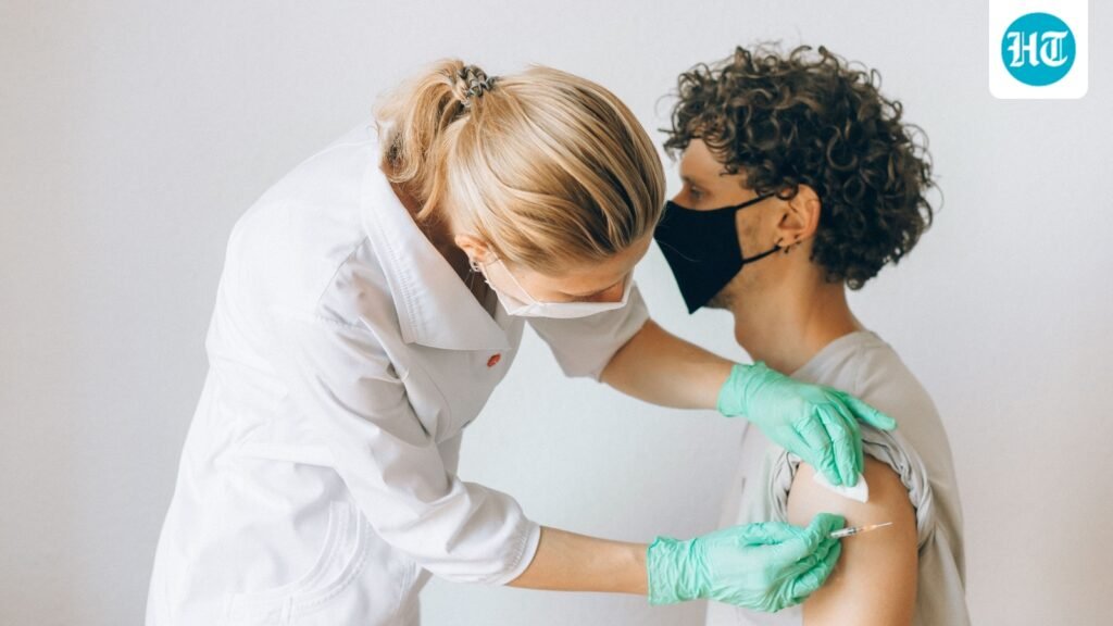 Yellow eyes, dark urine, and more: Gastroenterologist explains the hepatitis symptoms that need immediate attention Yellow eyes, dark urine, and more: Gastroenterologist explains the hepatitis symptoms that need immediate attention