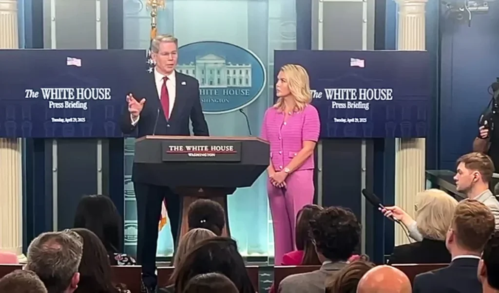 donald trump announces departure of white house press secretary karoline leavitt