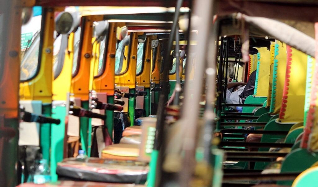 maharashtra marathi mandatory auto taxi drivers language rule rto action