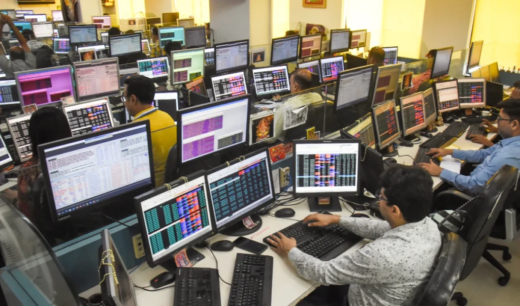 share market 19 august 2026 sensex and nifty open flat amid weak global cues it stocks rally share market 19 august 2026 sensex and nifty open flat amid weak global cues it stocks rally