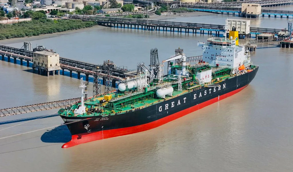 strait of hormuz iran the us and oman very close to an agreement find out what the dispute over strait of hormuz iran the us and oman very close to an agreement find out what the dispute over