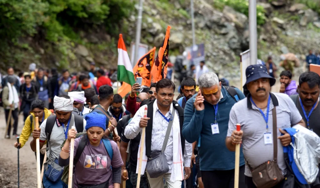 अमरनाथ यात्रा का अंतिम चरण: Chhari Mubarak की यात्रा का Schedule जारी, 28 अगस्त को होगा समापन अमरनाथ यात्रा का अंतिम चरण: Chhari Mubarak की यात्रा का Schedule जारी, 28 अगस्त को होगा समापन