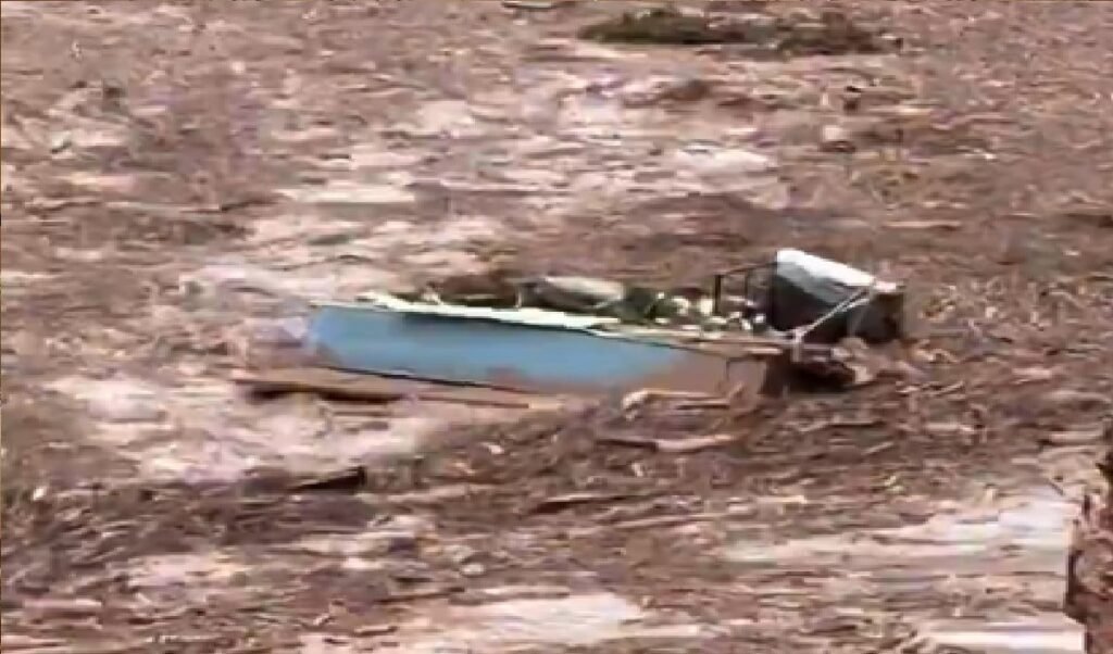 ग्रैंड कैन्यन में अचानक आया मौत का सैलाब, 20 लोग लापता, 62 को बचाया ग्रैंड कैन्यन में अचानक आया मौत का सैलाब, 20 लोग लापता, 62 को बचाया