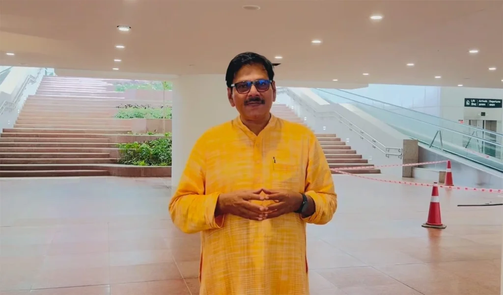 जिन्हें जेवर का अभूतपूर्व विकास नहीं दिखता, उन्हें केवल गड्ढे और पानी दिखाई दे रहा है— धीरेन्द्र सिंह