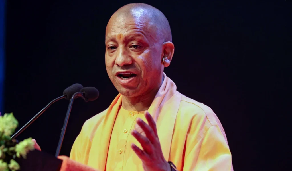 ‘दंगा कराना सिखा देता हूं!’ CM Yogi ने विपक्ष को ललकारा, गुंडों को जेल या जहन्नुम की धमकी ‘दंगा कराना सिखा देता हूं!’ CM Yogi ने विपक्ष को ललकारा, गुंडों को जेल या जहन्नुम की धमकी