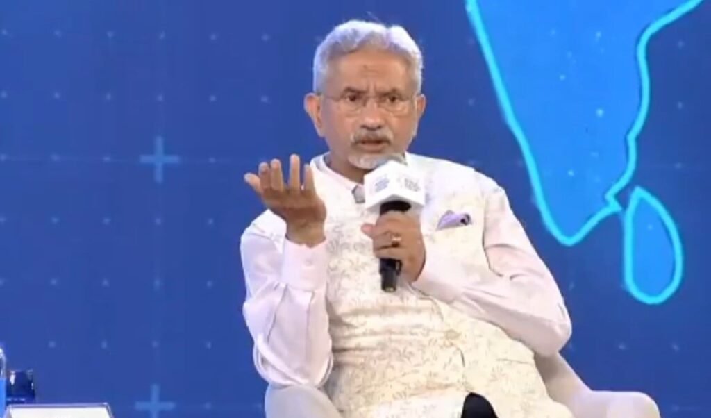 पहले हंसे, फिर किया इशारा, कुछ इस तरह तुर्किए-पाकिस्तान-बांग्लादेश की जयशंक ने उड़ा दी नींद! पहले हंसे, फिर किया इशारा, कुछ इस तरह तुर्किए-पाकिस्तान-बांग्लादेश की जयशंक ने उड़ा दी नींद!