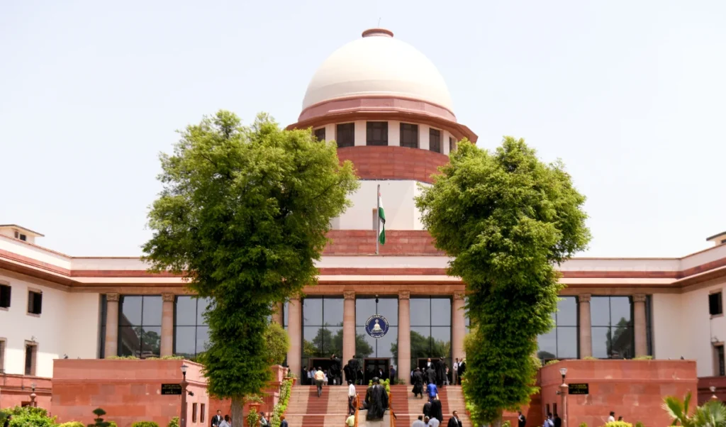 बिना इंश्योरेंस नहीं मिलेगा पेट्रोल-डीजल? Supreme Court का केंद्र को पायलट प्रोजेक्ट शुरू करने का निर्देश बिना इंश्योरेंस नहीं मिलेगा पेट्रोल-डीजल? Supreme Court का केंद्र को पायलट प्रोजेक्ट शुरू करने का निर्देश
