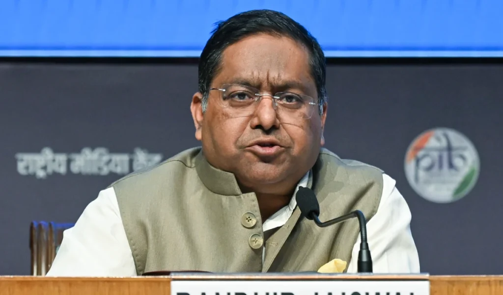 भारत की विदेश नीति पर राहुल गांधी का ‘Hug’ वाला तंज, Prabhasakshi ने MEA से पूछा सवाल, मिला ये जवाब