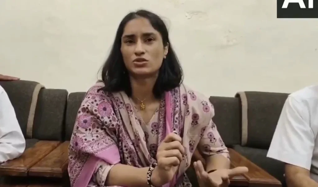 विनेश फोगाट का Brij Bhushan Sharan Singh पर बड़ा हमला, कहा- BJP दे रही है 'गुंडों' को राजनीतिक संरक्षण विनेश फोगाट का Brij Bhushan Sharan Singh पर बड़ा हमला, कहा- BJP दे रही है 'गुंडों' को राजनीतिक संरक्षण