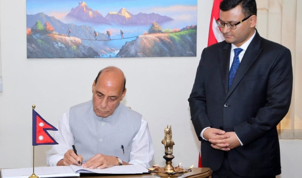 संकट में Nepal के साथ भारत, Rajnath Singh बोले- हम सुख-दुख के साथी हैं संकट में Nepal के साथ भारत, Rajnath Singh बोले- हम सुख-दुख के साथी हैं