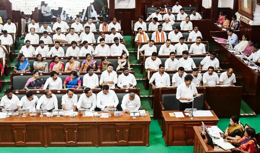 सामाजिक न्याय के लिए Tamil Nadu का संकल्प, NEET के खिलाफ विधानसभा में प्रस्ताव पास सामाजिक न्याय के लिए Tamil Nadu का संकल्प, NEET के खिलाफ विधानसभा में प्रस्ताव पास