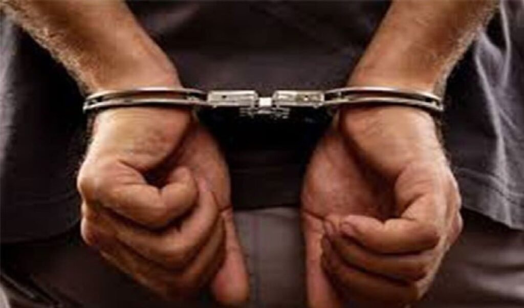 ₹40 lakh Bribery Case: Thane Court ने IRS Officer की गिरफ्तारी को बताया अवैध, CBI को लगा बड़ा झटका ₹40 lakh Bribery Case: Thane Court ने IRS Officer की गिरफ्तारी को बताया अवैध, CBI को लगा बड़ा झटका
