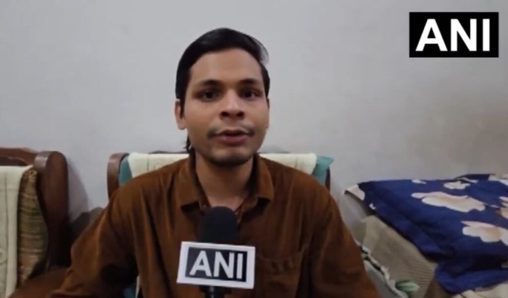 72 घंटे के अल्टीमेटम के बीच Delhi Police का बड़ा एक्शन, निशु केस का आरोपी Swatantra Bharadwaj हिरासत में 72 घंटे के अल्टीमेटम के बीच Delhi Police का बड़ा एक्शन, निशु केस का आरोपी Swatantra Bharadwaj हिरासत में