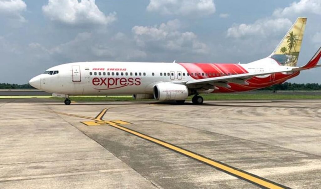 Air India Express Emergency Landing | इंजन ऑयल का प्रेशर खतरनाक स्तर तक गिरने के बाद एयर इंडिया एक्सप्रेस की फ्लाइट वापस लौटी, कोच्चि में सुरक्षित लैंडिंग Air India Express Emergency Landing | इंजन ऑयल का प्रेशर खतरनाक स्तर तक गिरने के बाद एयर इंडिया एक्सप्रेस की फ्लाइट वापस लौटी, कोच्चि में सुरक्षित लैंडिंग
