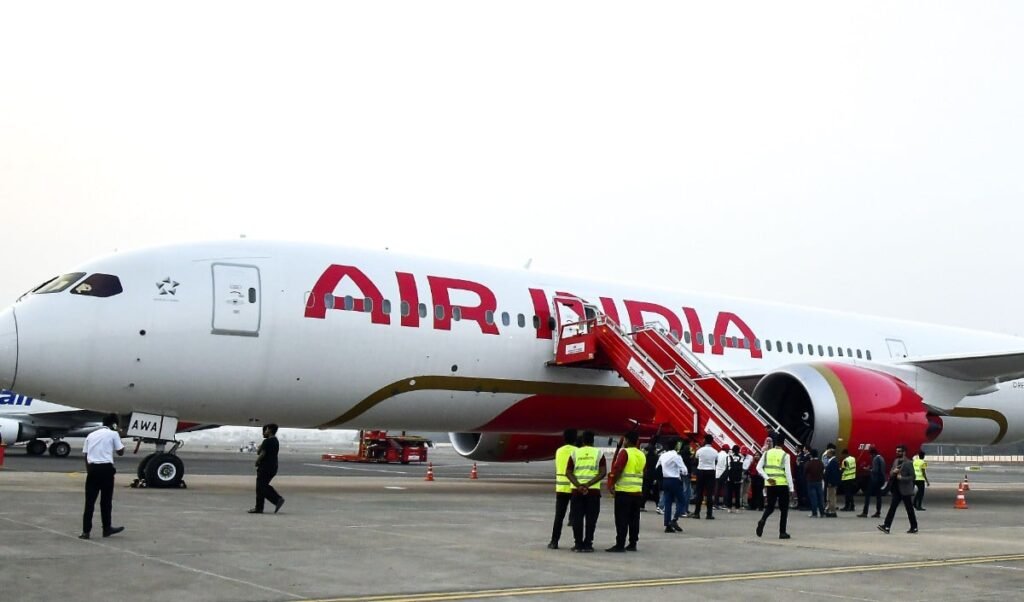 Air India Phuket Delhi Flight हादसे की शुरुआती जांच, हवा में तीनों हाइड्रोलिक सिस्टम हुए फेल, उतरने के बाद पायलट निकला ‘ड्रग्स पॉजिटिव’