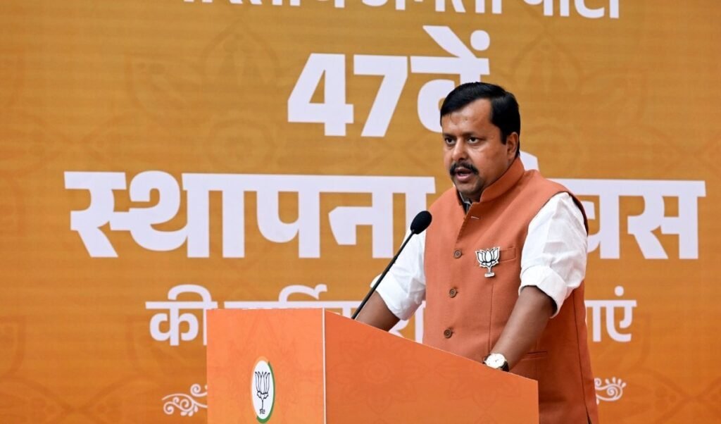 Assembly Elections की तैयारी: Delhi में BJP अध्यक्ष Nitin Nabin ने 65 प्रभारियों संग की बैठक Assembly Elections की तैयारी: Delhi में BJP अध्यक्ष Nitin Nabin ने 65 प्रभारियों संग की बैठक