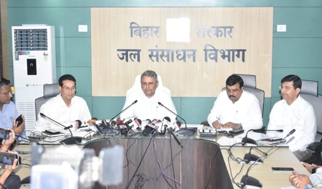 Bihar में Ganga का रिकॉर्ड जलस्तर, फिर भी बाढ़ नियंत्रण में: Vijay Kumar Chaudhary Bihar में Ganga का रिकॉर्ड जलस्तर, फिर भी बाढ़ नियंत्रण में: Vijay Kumar Chaudhary