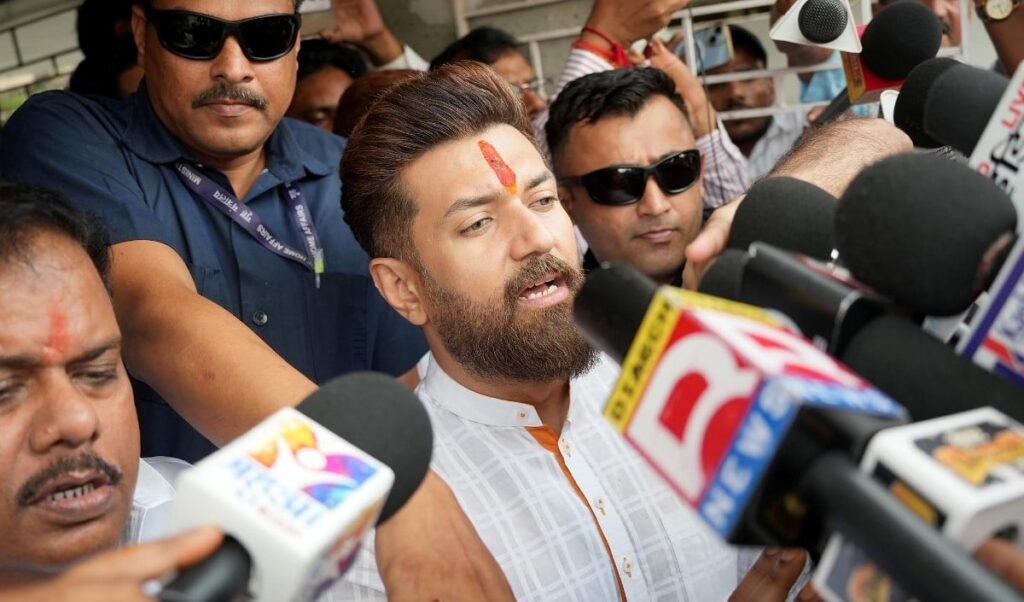 CJP Protest Controversy | इन्फ्लुएंसर Swatantra Bhardwaj पर भड़के चिराग पासवान, LJP-RV ने दर्ज कराई पुलिस शिकायत, FIR की मांग CJP Protest Controversy | इन्फ्लुएंसर Swatantra Bhardwaj पर भड़के चिराग पासवान, LJP-RV ने दर्ज कराई पुलिस शिकायत, FIR की मांग